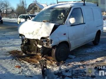 Поблизу Луцька зіткнулися два  автомобілі: є постраждалі. ФОТО