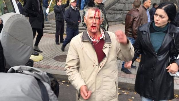 Під Верховною Радою встановили намети