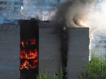 Масштабна пожежа в Харкові. ФОТО. ВІДЕО