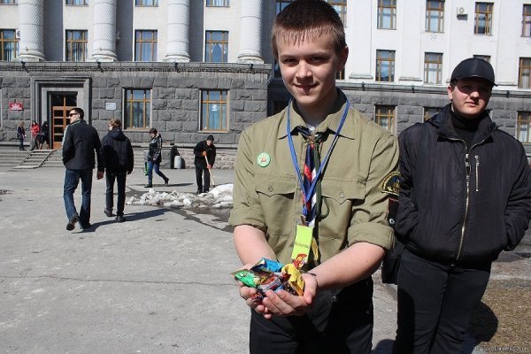 Як у Луцьку цигарки міняли на цукерки. ФОТО