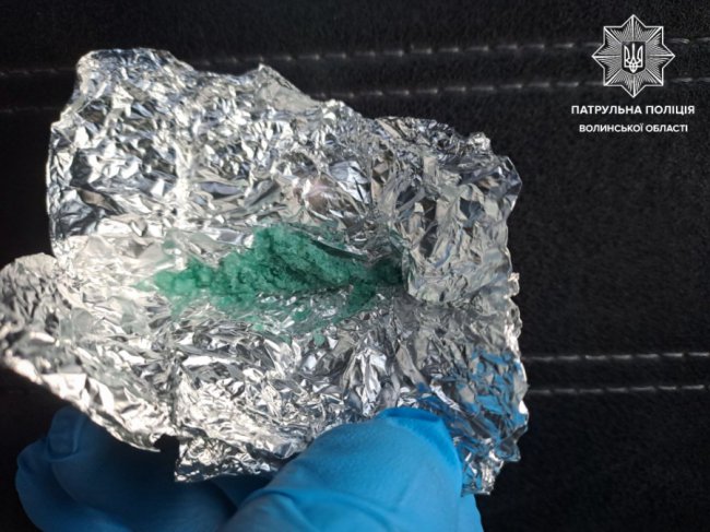 У Луцьку затримали чоловіка з наркотичними речовинами. ФОТО