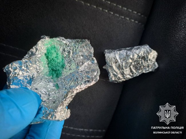 У Луцьку затримали чоловіка з наркотичними речовинами. ФОТО