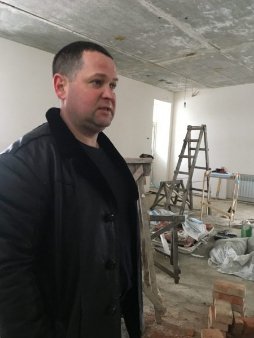 З миру по нитці: у Ковелі небайдужі організували будівництво літнього майданчика для дітей-сиріт. ФОТО