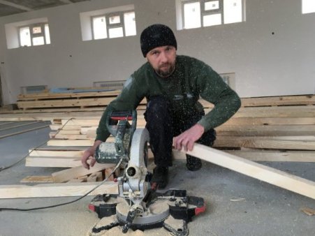 З миру по нитці: у Ковелі небайдужі організували будівництво літнього майданчика для дітей-сиріт. ФОТО