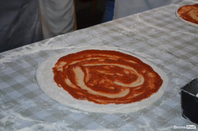 Як Савченко з особливими дітками піцу робив. ФОТО