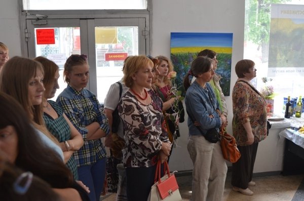 У Луцьку − виставка жовто-блакитних картин. ФОТО