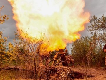 На сході України знищили два російських склади з боєприпасами