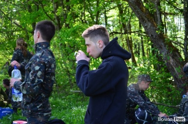 Дві сотні юнаків і дівчат «зникли» у волинських лісах на три дні. ФОТО. ВІДЕО