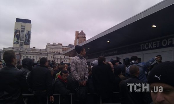За квитками на матч з Францією – небачені черги. ФОТО