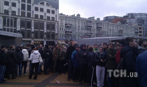 За квитками на матч з Францією – небачені черги. ФОТО