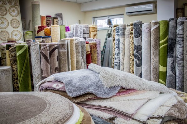 У луцькому ТЦ «Ювант» – неймовірні знижки у «чорну п’ятницю»*