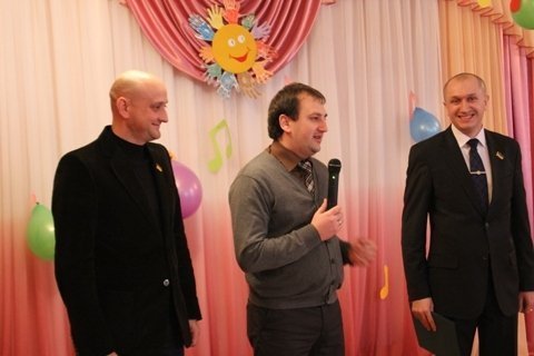 Депутати міськради разом з підприємцями подарували дітям свято. ФОТО