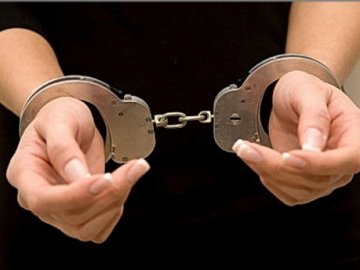 Жінку, яку знайшли у товарному вагоні  в Луцьку, затримали за пограбування