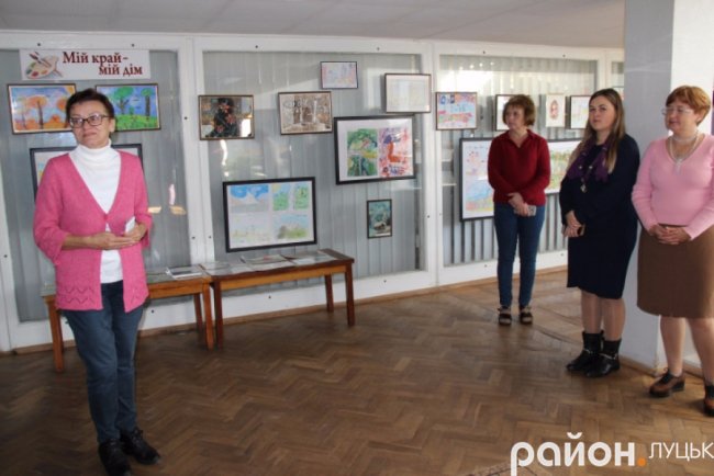 У Луцьку – виставка дитячих малюнків про мир і війну