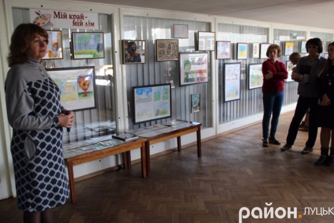 У Луцьку – виставка дитячих малюнків про мир і війну