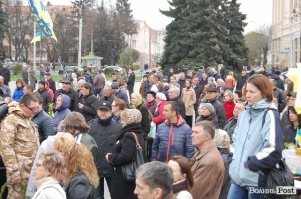 У Луцьку – святкове віче. ФОТО