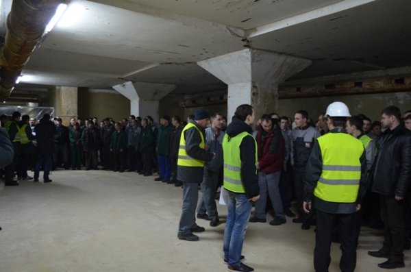 На луцькому підприємстві «гасили» пожежу та «рятували» людей. ФОТО