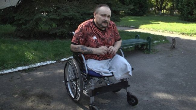 Боєць із Луцька, який втратив ноги на війні, збирає гроші на протези. ВІДЕО