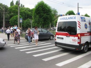 Хлопчика на велосипеді збили на пішоходному переході 