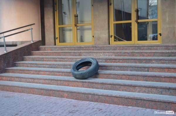 У Луцьку активісти висловили вимоги щодо кадрових призначень в оновлену поліцію. ФОТО. ВІДЕО. ДОКУМЕНТ