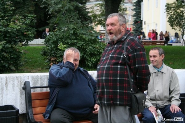 По Луцьку ходила «чортівня» з картинами. ФОТО