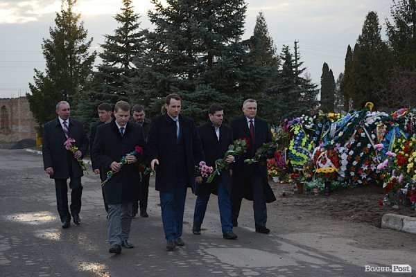 Мер Волновахи в Луцьку вшанував вбитих бійців з 51 бригади та героя Майдану. ФОТО