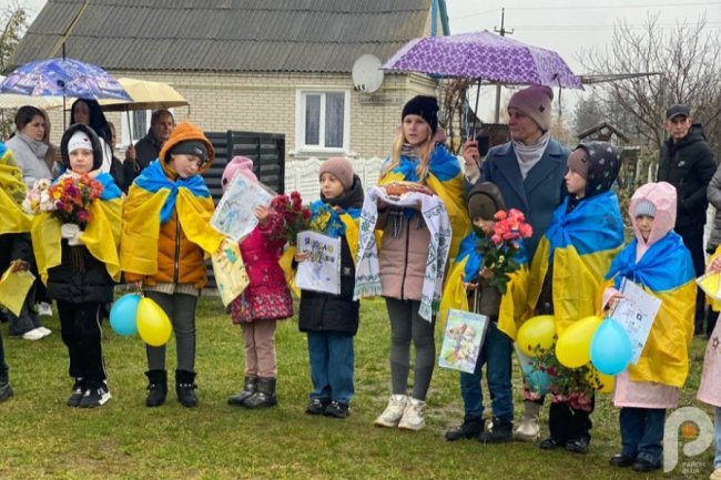 У рідному селі на Волині зустріли звільненого з полону воїна-десантника. ФОТО