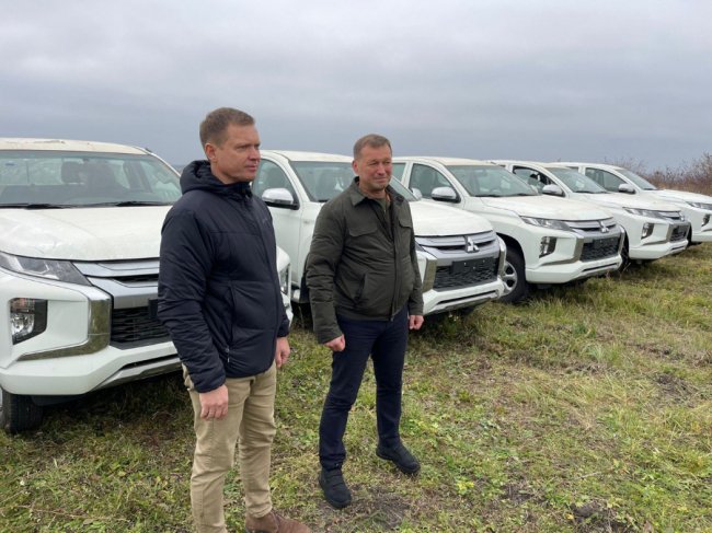 Луцький благодійний фонд передав для ЗСУ 10 нових автівок Mitsubishi  