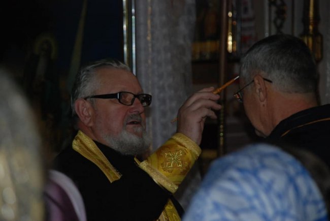 Волинському храму подарували ікону з частинкою риз святого