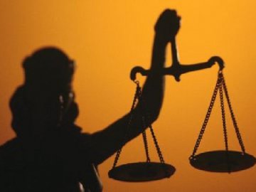 На Волині судитимуть подавтківця за хабар у 500 доларів