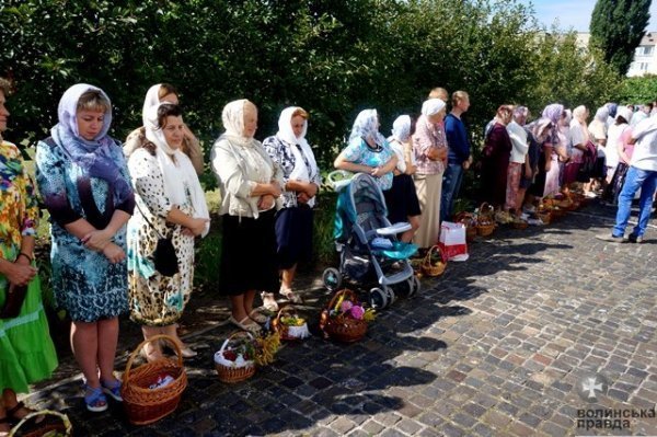 Преображення Господнє: як лучани освячували яблука. ФОТО