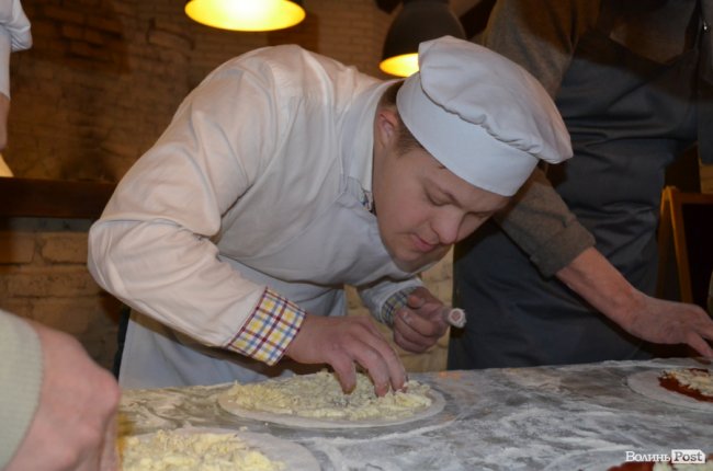 Як Савченко з особливими дітками піцу робив. ФОТО