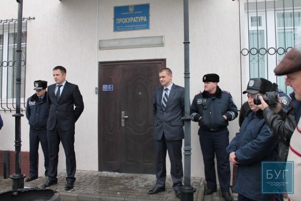 У Нововолинську - мітинг під прокуратурою. ФОТО
