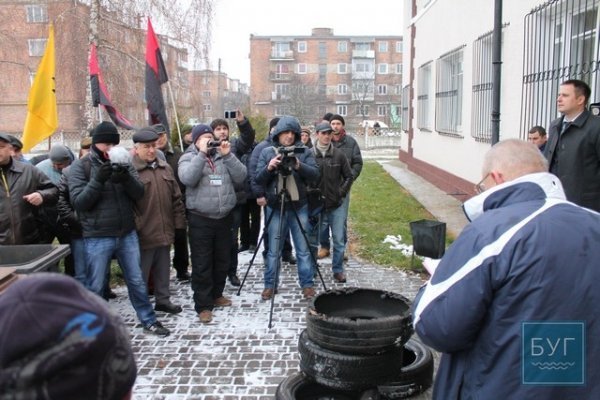 У Нововолинську - мітинг під прокуратурою. ФОТО