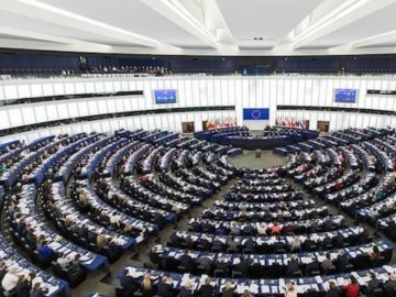 Європарламент ухвалив резолюцію, якою рекомендував надати Україні статус кандидата на вступ до ЄС