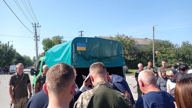 У громаді на Волині попрощалися з Героєм Тарасом Грицюком. ФОТО