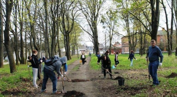 На Волині фонд «Прибужжя» організував весняну толоку. ФОТО