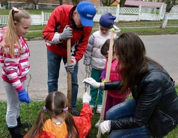 На Волині фонд «Прибужжя» організував весняну толоку. ФОТО