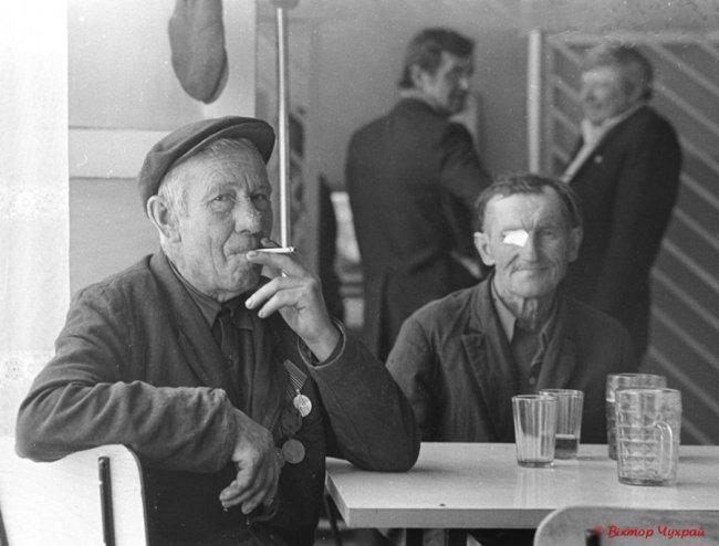 Справжні солдати, які пережили пекло війни: фотоспогади 30 років тому