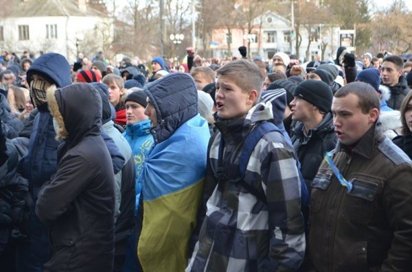 Студентський мітинг у Луцьку. ФОТО. ВІДЕО