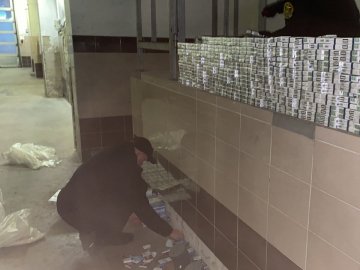Через «Ягодин» волинянин намагався вивезти в Польщу 2600 пачок цигарок