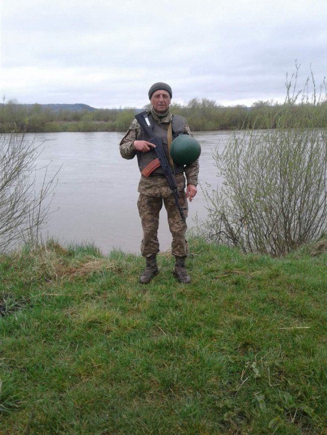 На Волині поховали захисника, який помер на бойових позиціях від серцевого нападу 