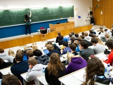 Вперше в Україні приватні виші зможуть приймати студентів на державне 