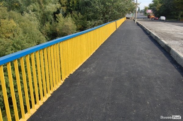 У Луцьку «зупинився» ремонт мосту. ФОТО