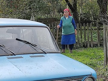 Волинянка передала на ЗСУ автомобіль покійного чоловіка. ФОТО
