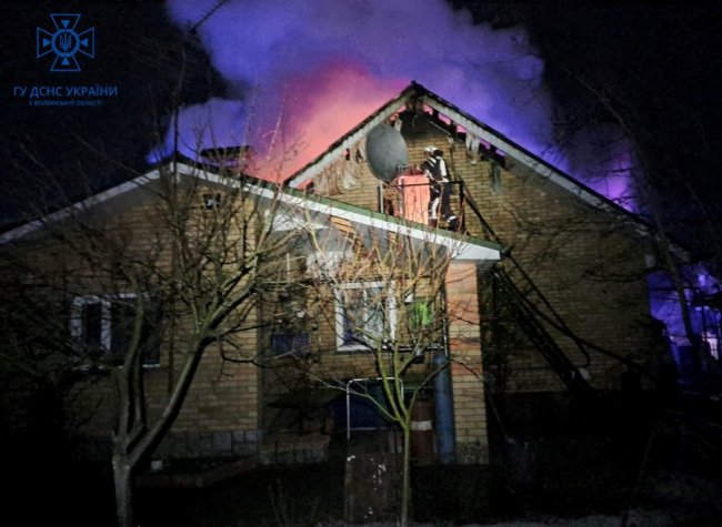 Пожежі на Волині: горіли автомобіль, два житлові будинки та господарські споруди