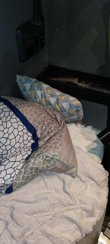 На «Ягодині» у вантажівці знайшли 500 пачок контрабандних цигарок