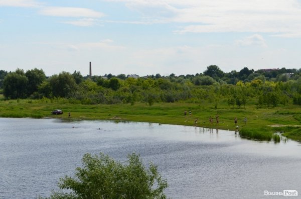 Місто, річка, сонце: у Луцьку стартував купальний сезон. ФОТО