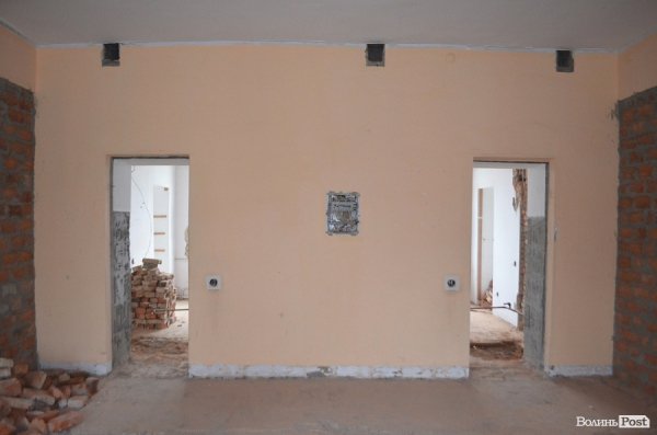 У Луцьку на місці пенсійного фонду відновлюють дитсадок. ФОТО