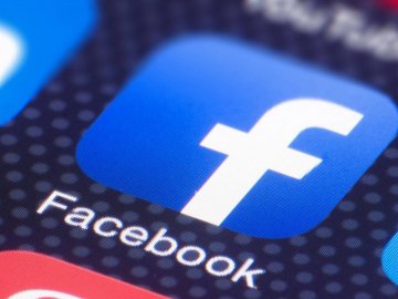 Facebook хоче змінити назву